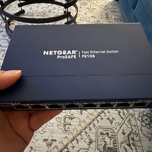 Ethernet Ports both Netgear - Picture 2 of 4